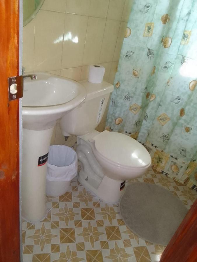 Hostal Y Restaurante Los Tecales La Coca Bagian luar foto